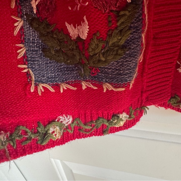 Vintage Heirloom Collectibles Medium Red Embroidered Patchwork Heart Cardigan - Picture 10 of 12